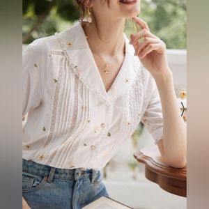 Simple Retro White Blouse